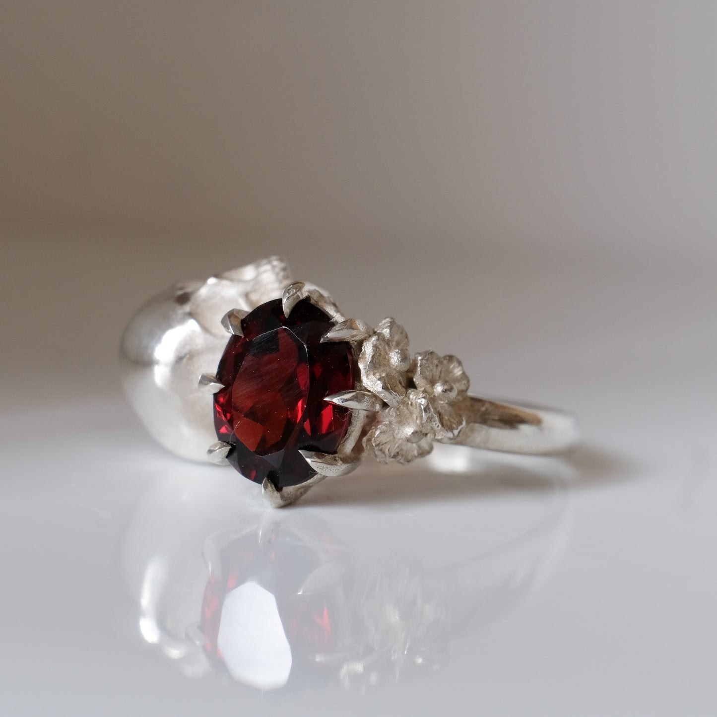 VANITAS garnet ring