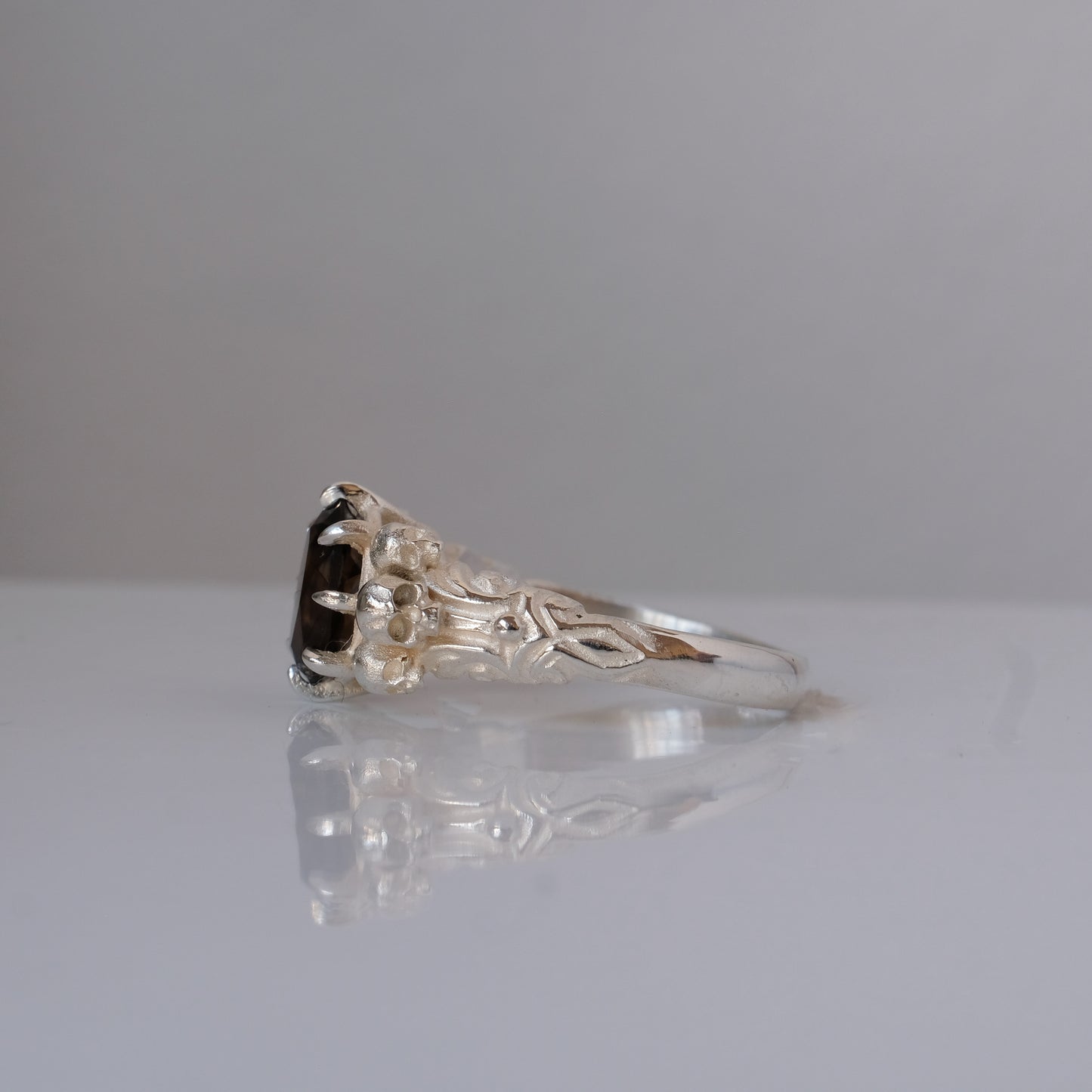 CERBERUS smokey quartz skull ring