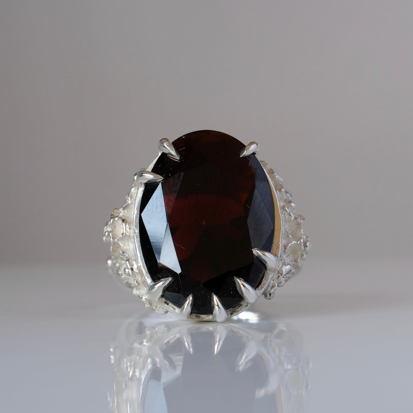 GERTRUDE garnet ring