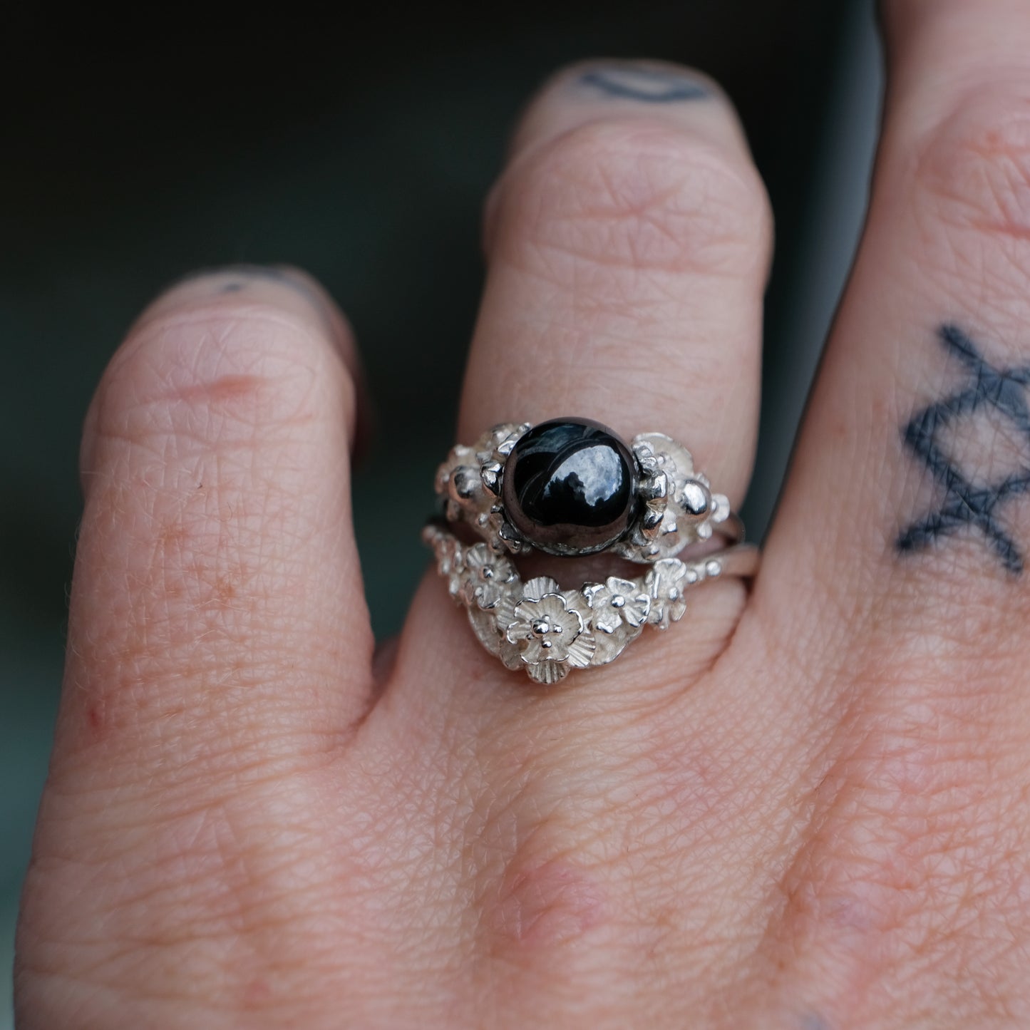 IMMORTELLE II hematite ring