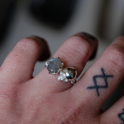 VANITAS labradorite skull ring