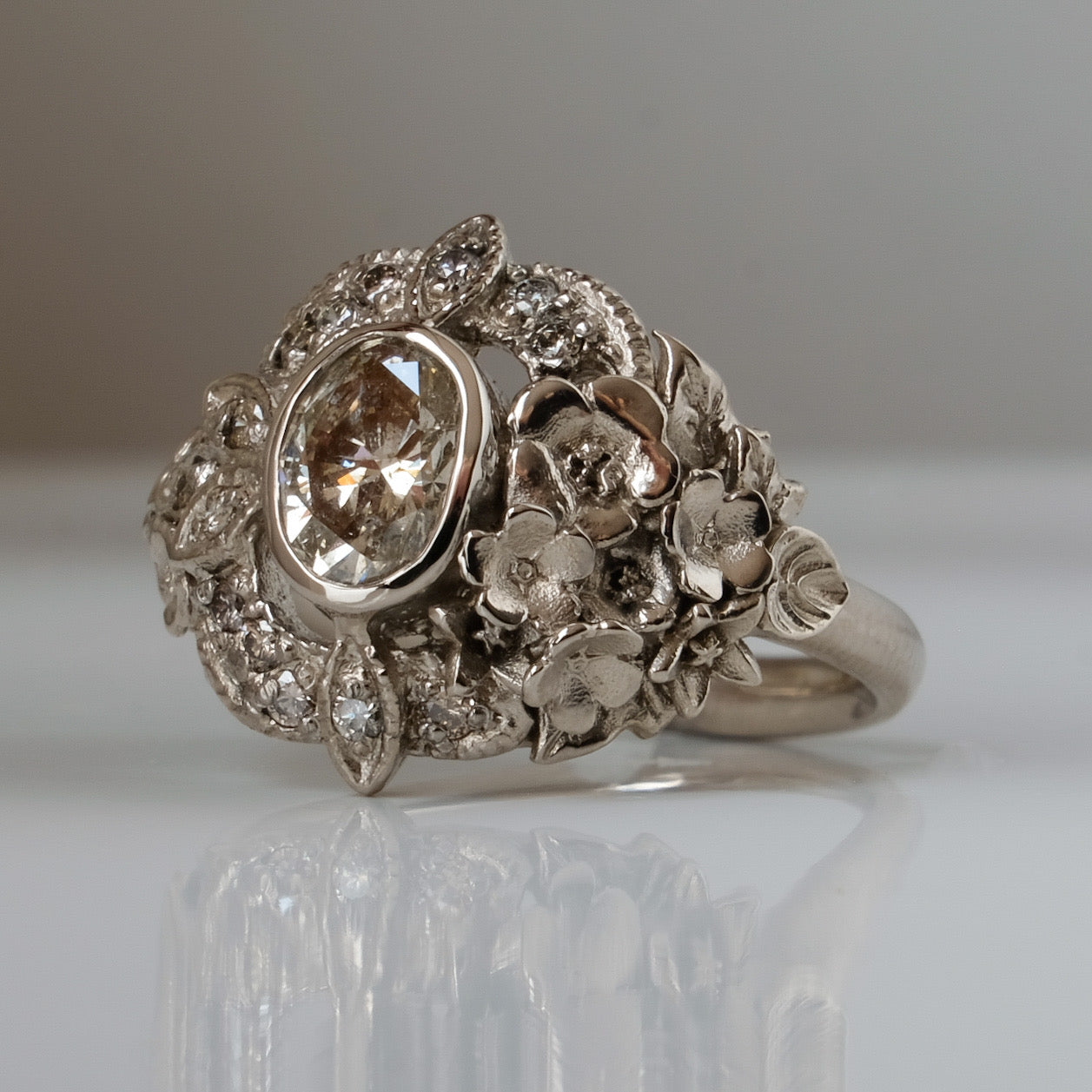 FLEUR diamond ring