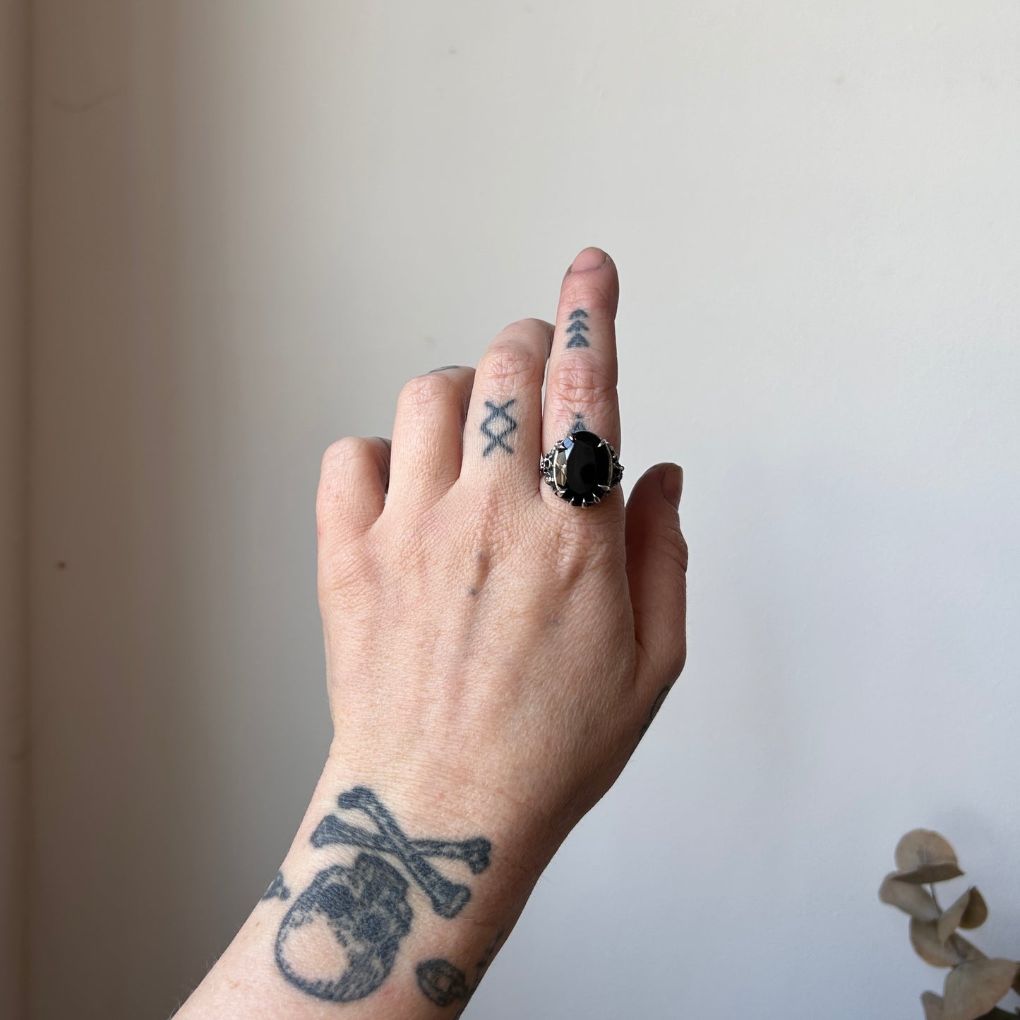 GERTRUDE black spinel ring