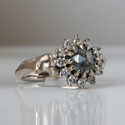 AGNES diamond ring