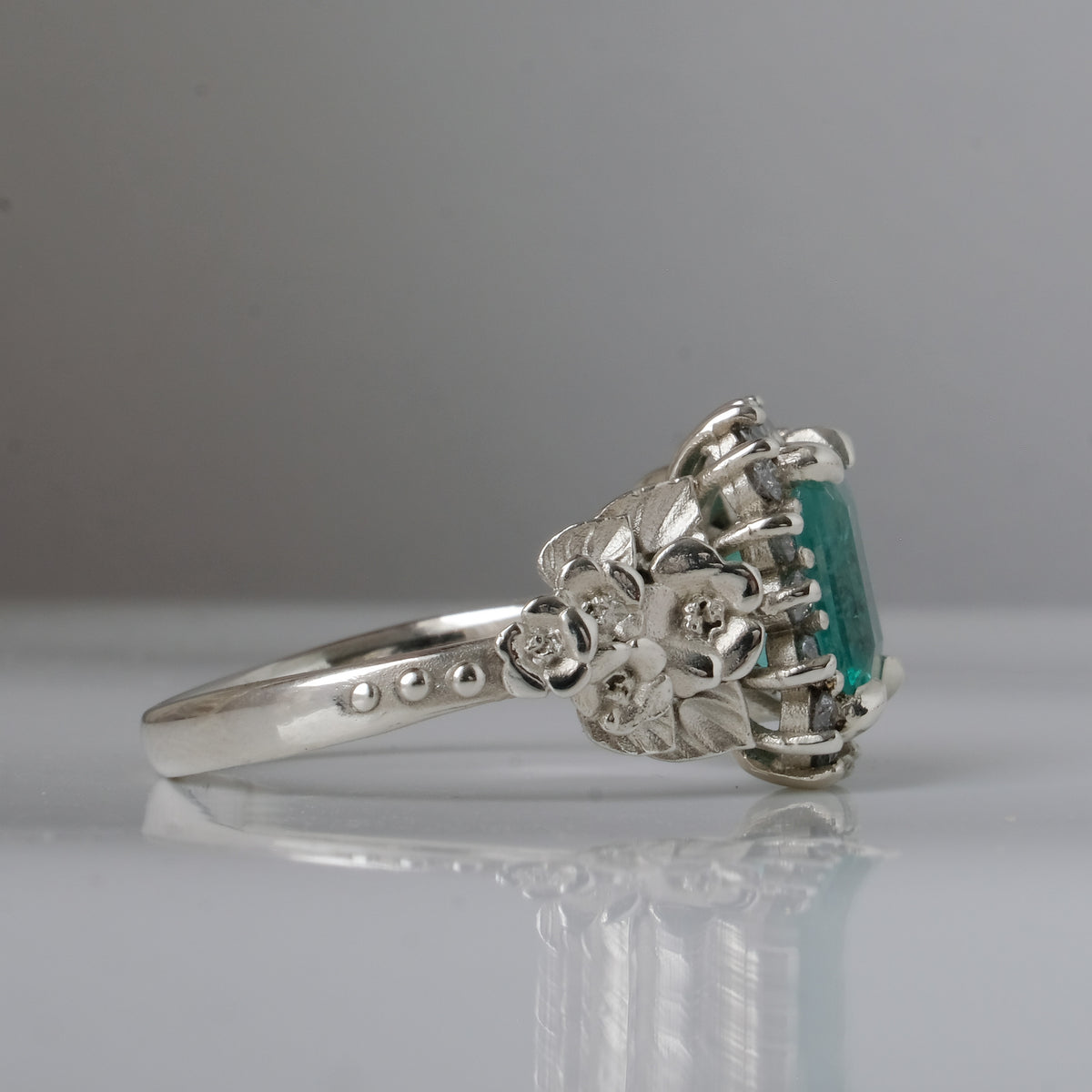 ODETTA ring, emerald
