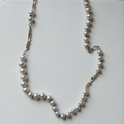 THE CHAIN pearl necklace