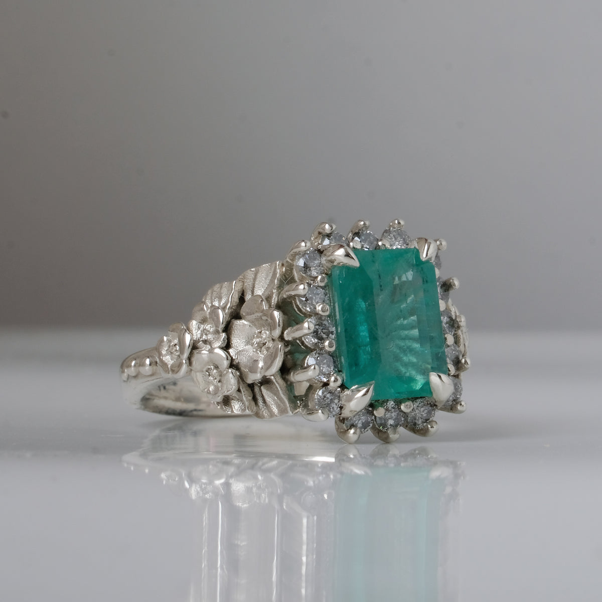 ODETTA ring, emerald