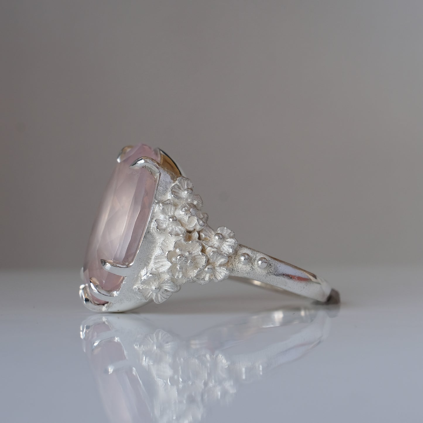 GERTRUDE rose quartz ring