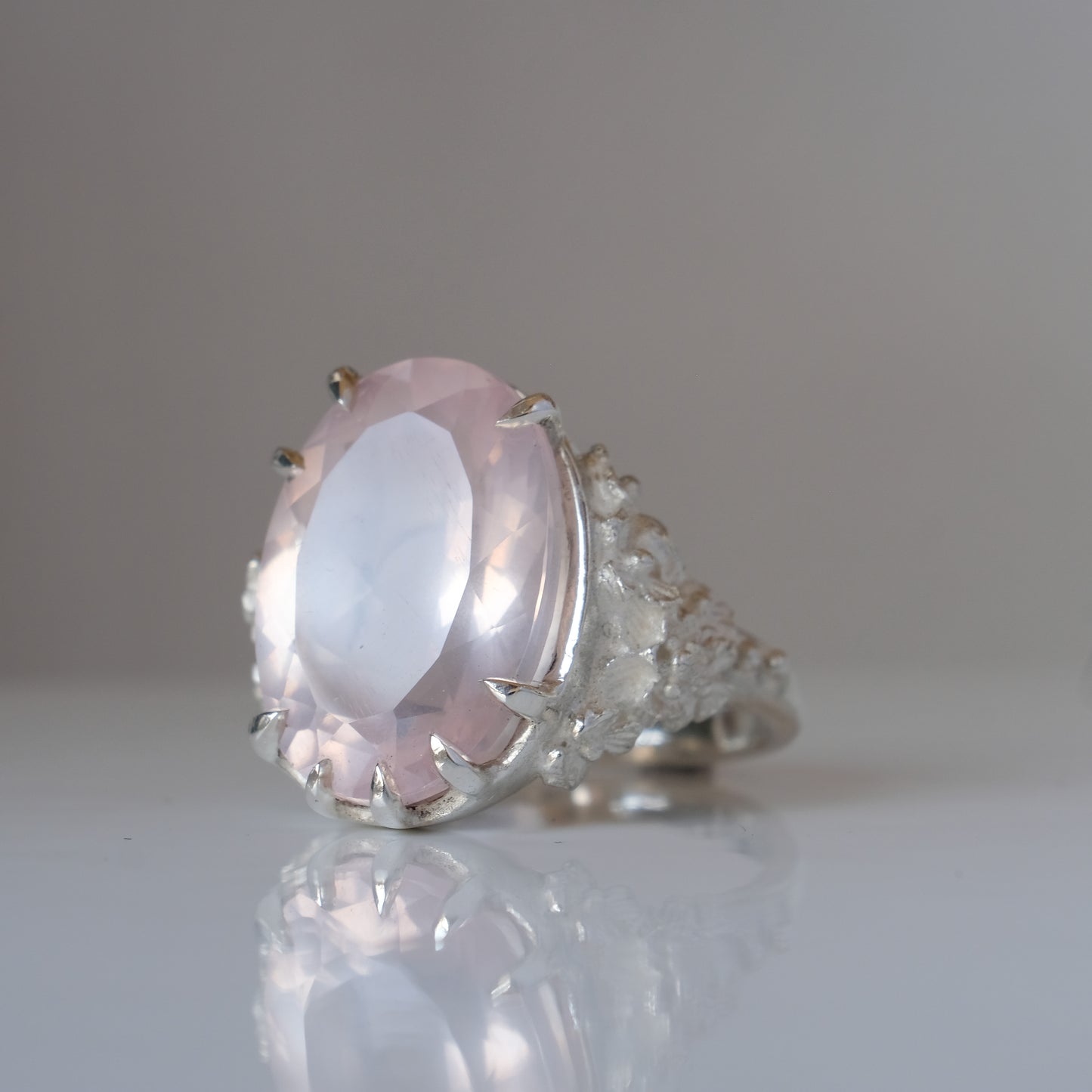 GERTRUDE rose quartz ring