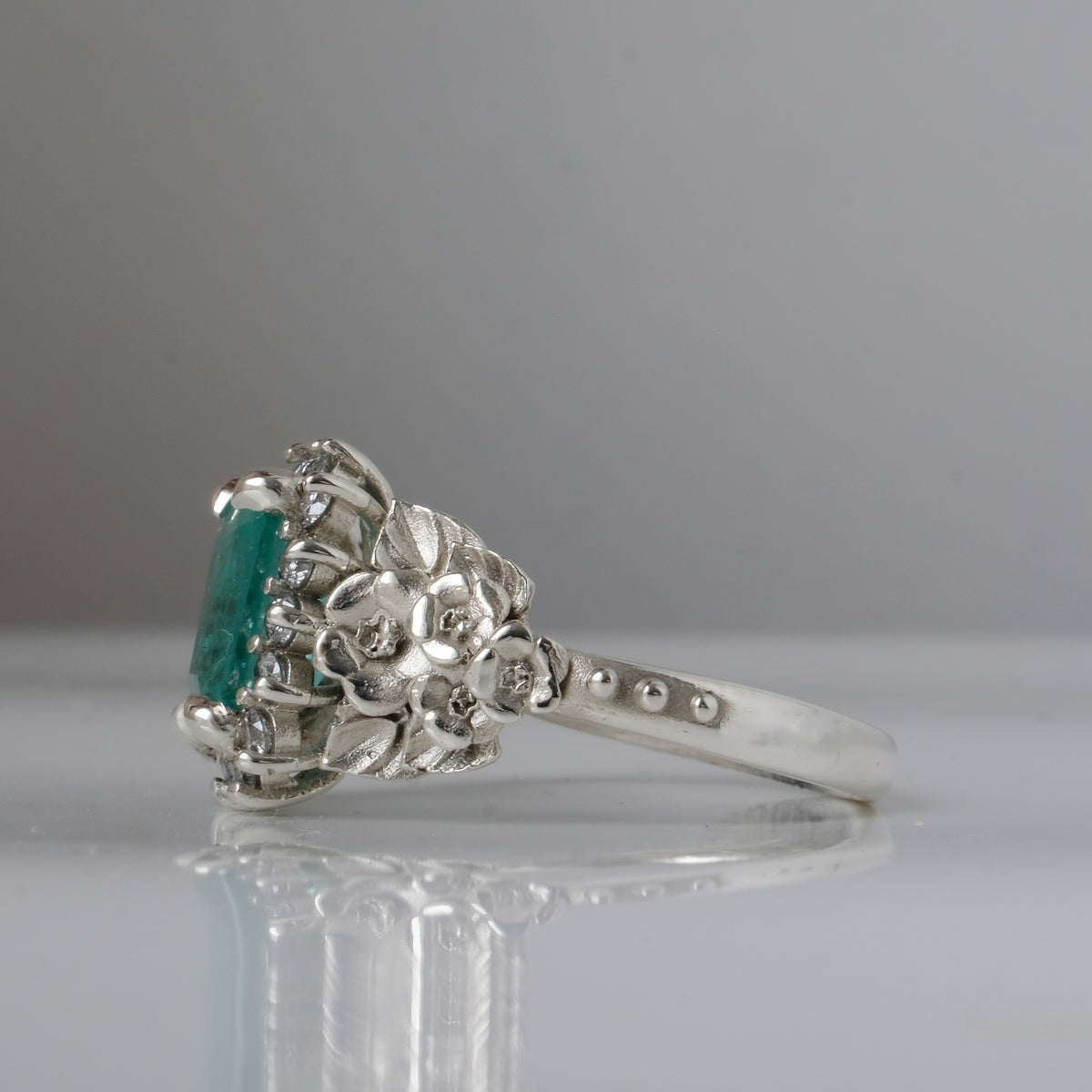 ODETTA ring, emerald