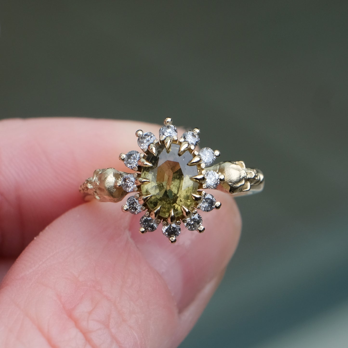 VICTORIA green sapphire ring