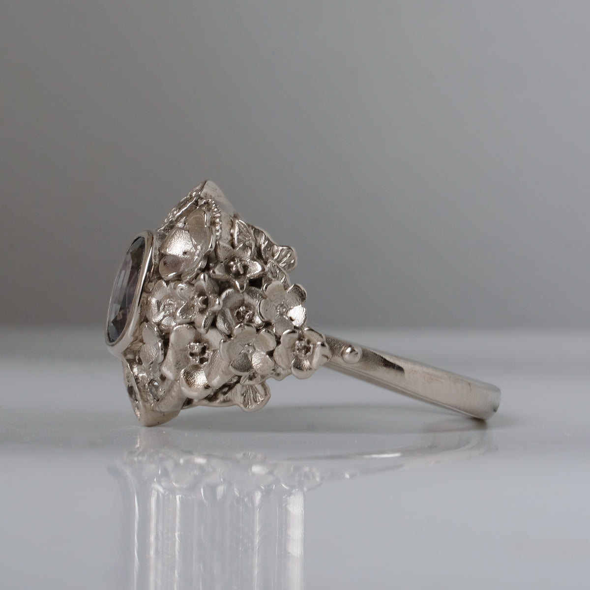 FLEUR ring, sapphire