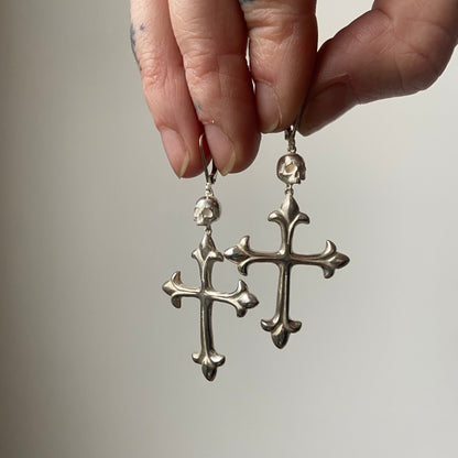 JOAN skull earrings