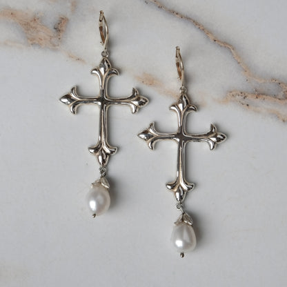 JOAN pearl earrings