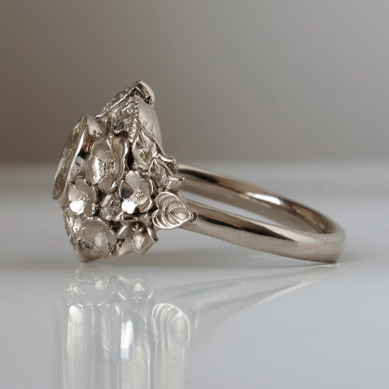 FLEUR diamond ring