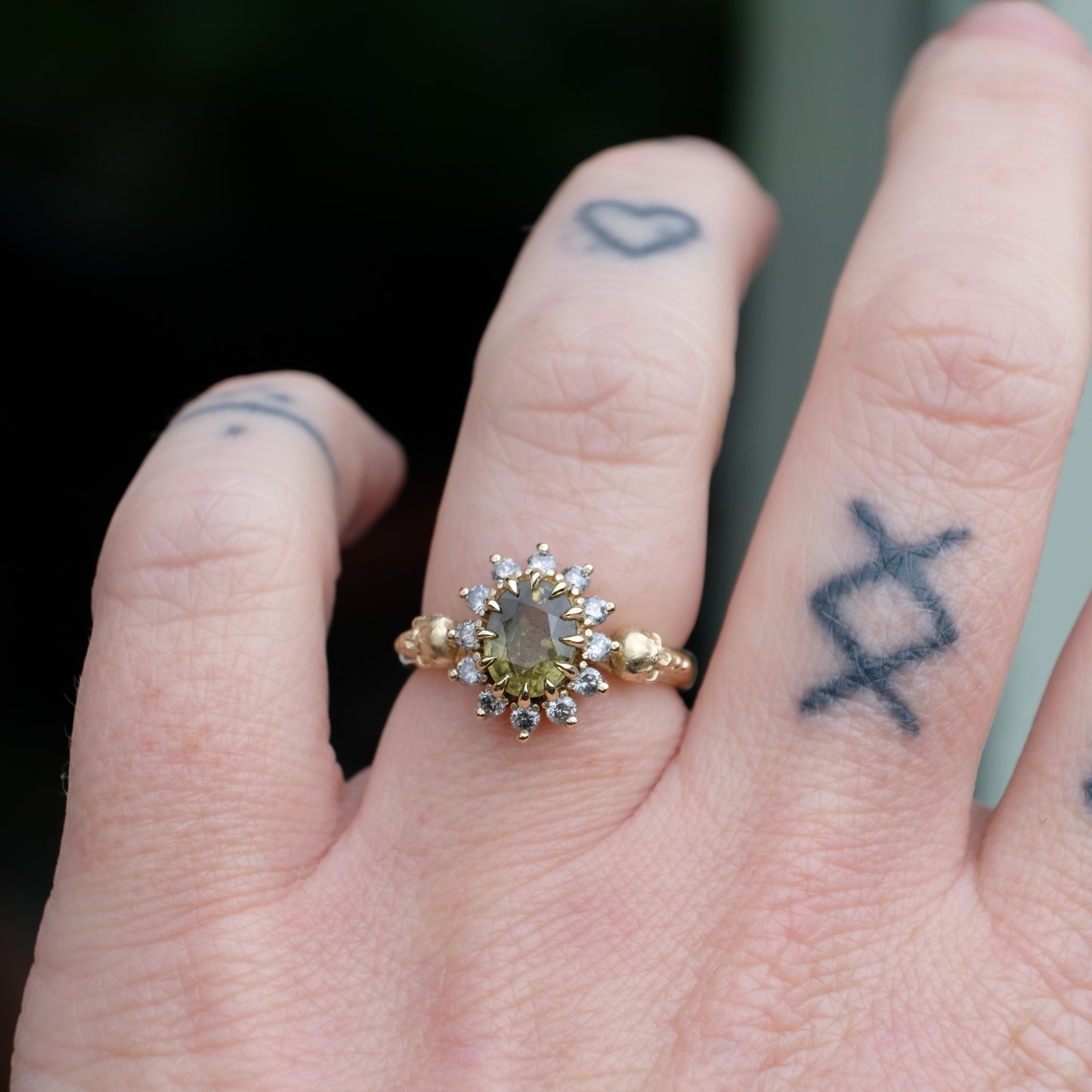 VICTORIA green sapphire ring