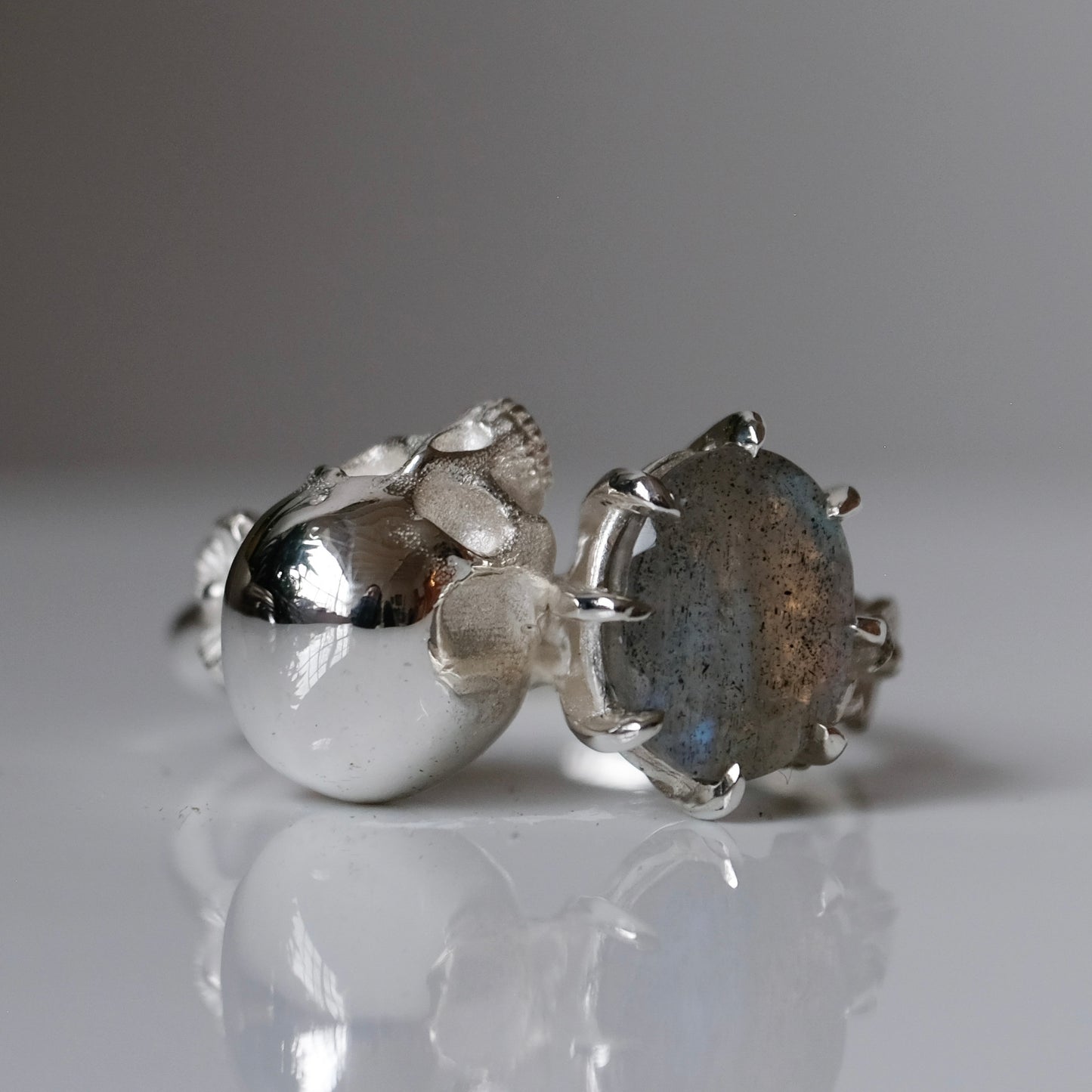 VANITAS labradorite skull ring