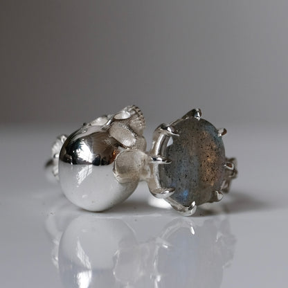VANITAS labradorite skull ring