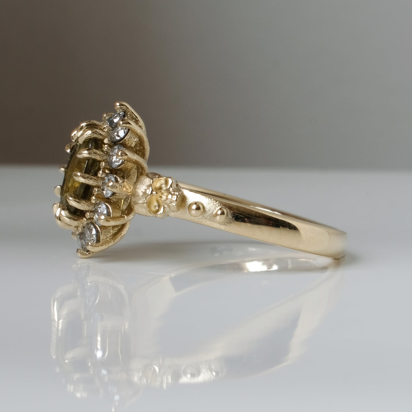 VICTORIA green sapphire ring