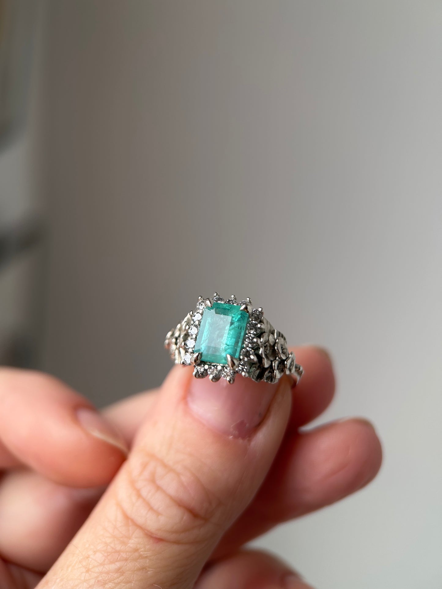 ODETTA ring, emerald
